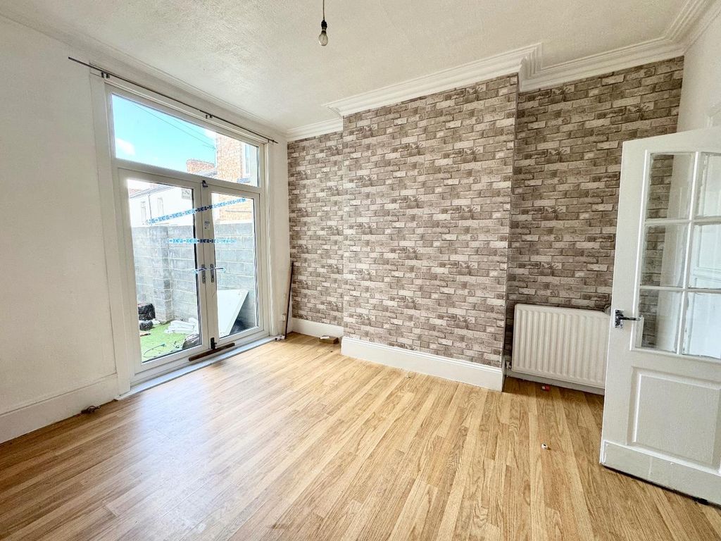 Property photo 3 of 7 Dining Room