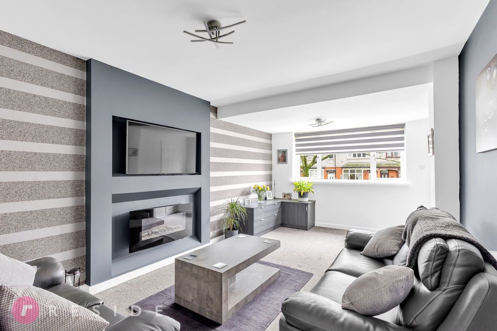 Property photo 2 of 16 Lounge