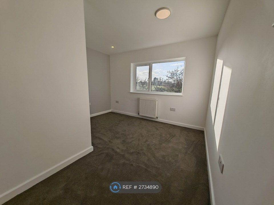 Property photo 2 of 5 Bedroom