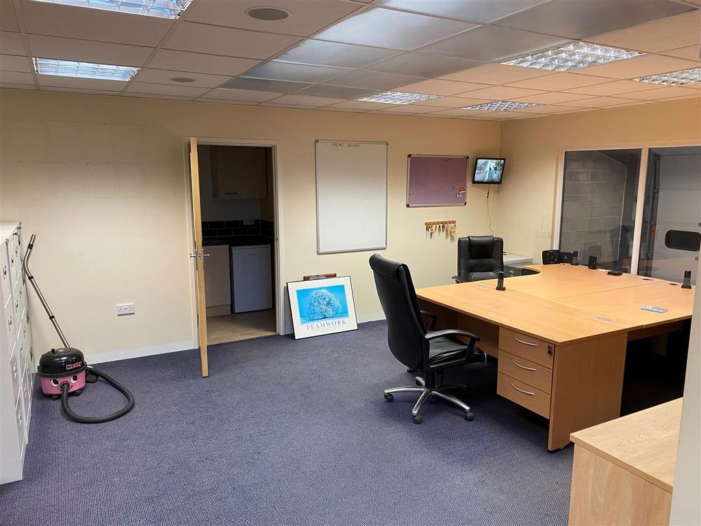 Property photo 3 of 6 Internal Office.Jpg