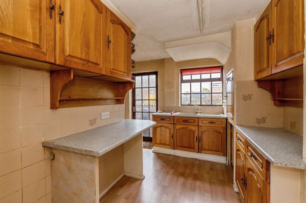 Property photo 3 of 20 Pbox-Img.Jpg