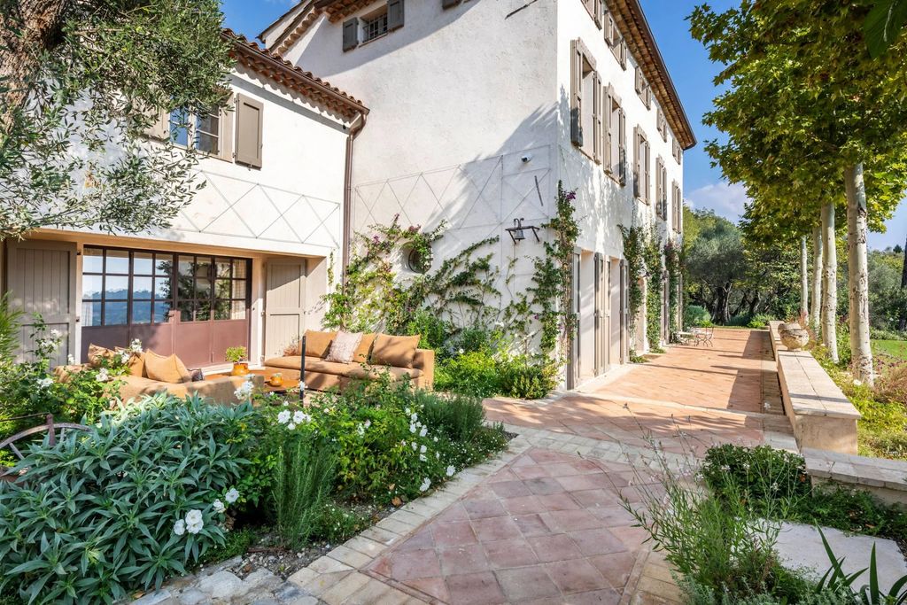 Property photo 3 of 68