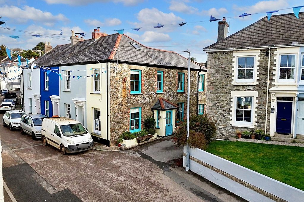 Property photo 2 of 16