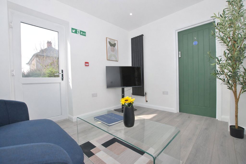 Property photo 3 of 8 Picture No. 07