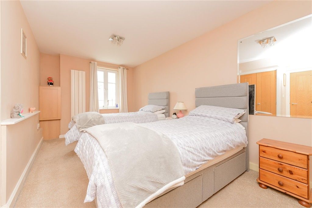 Property photo 1 of 15 Bedroom