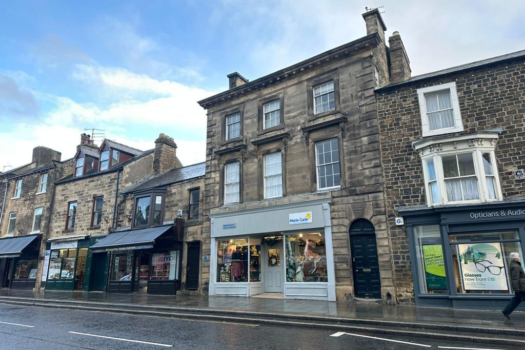 Property photo 2 of 8 23 Horsemarket, Barnard Castle, County Durham DL12 8LX