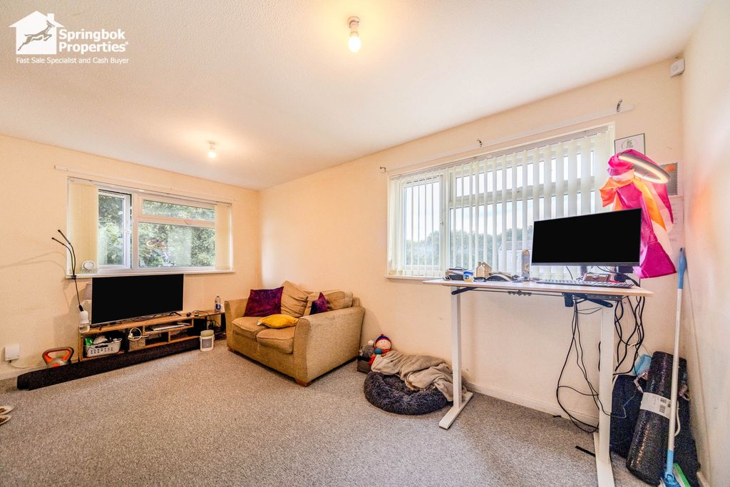 Property photo 3 of 10 3