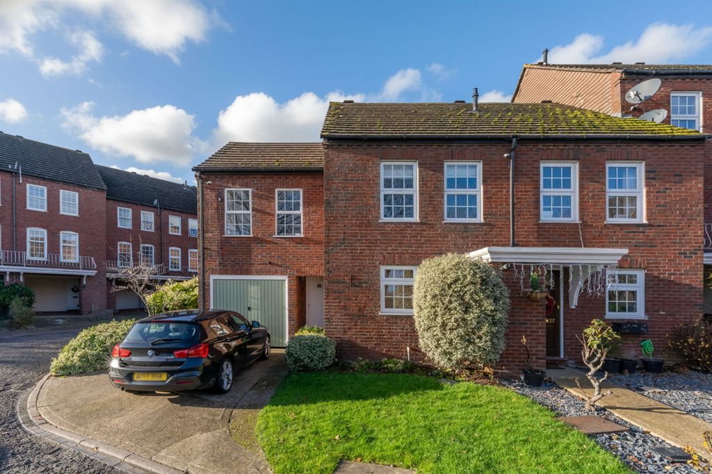 Property photo 1 of 23