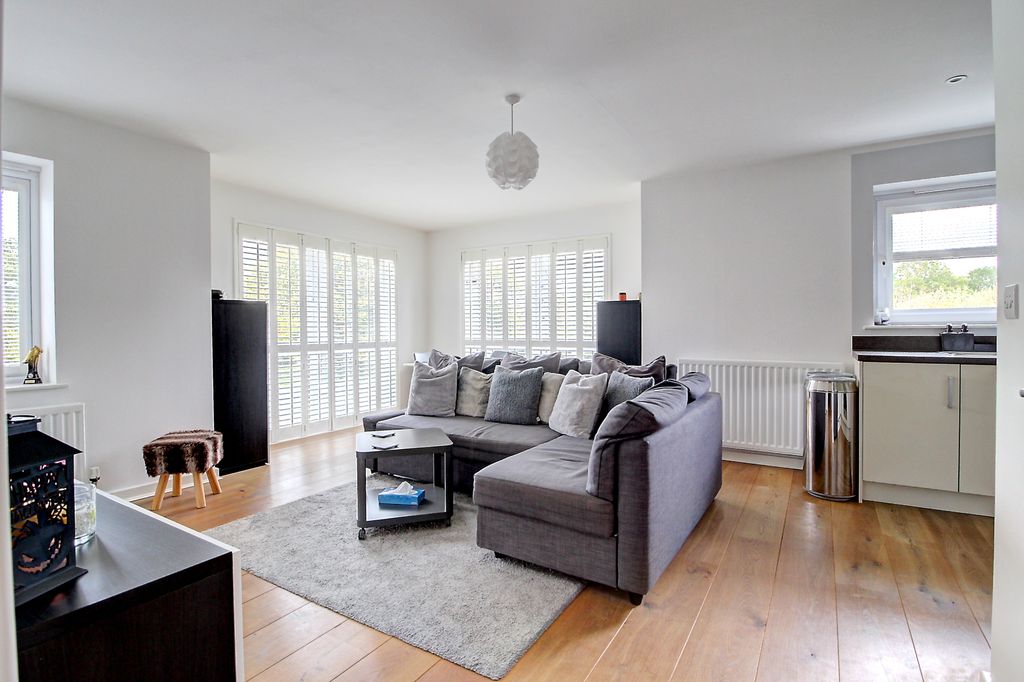 Property photo 2 of 16 Lounge Dining Room