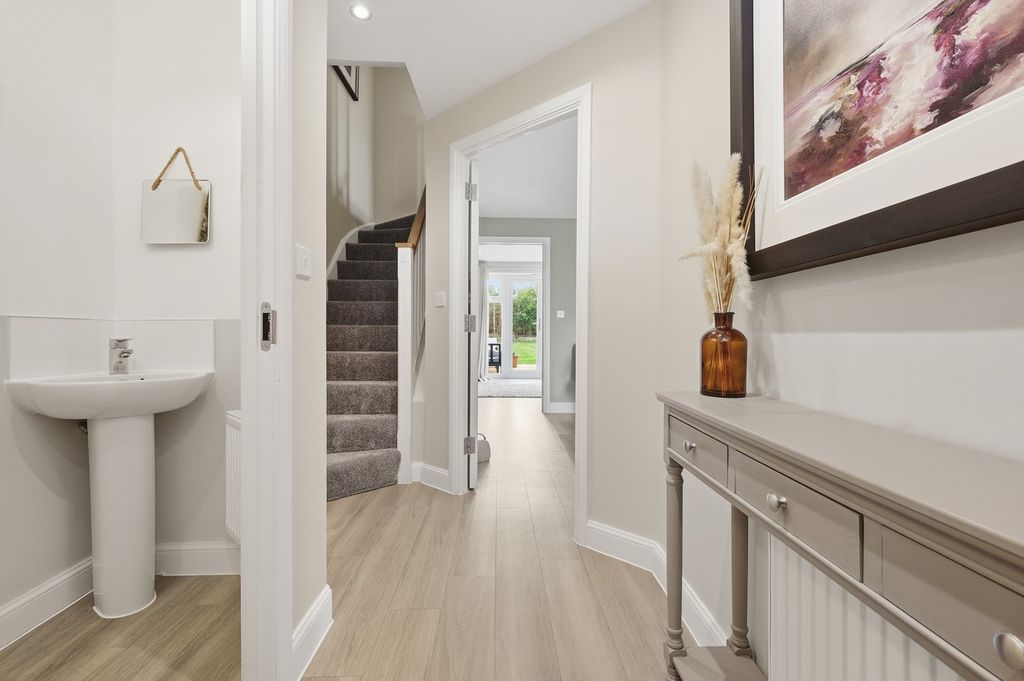 Property photo 2 of 24