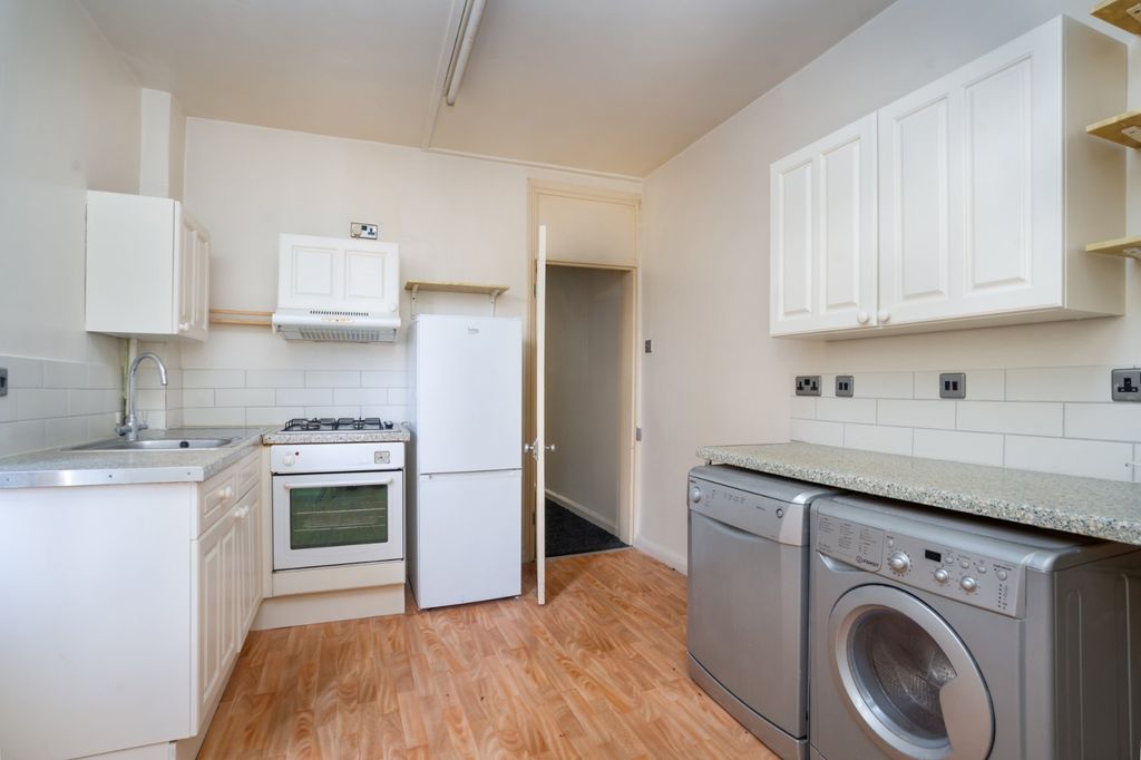 Property photo 2 of 9 Picture No. 04