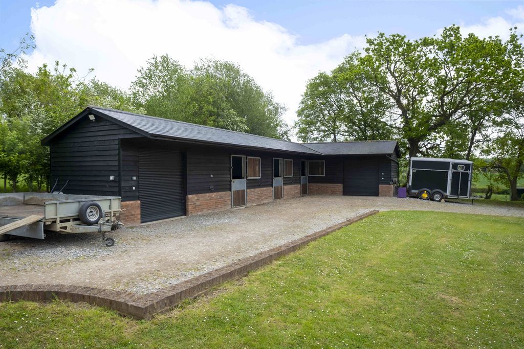 Property photo 3 of 26