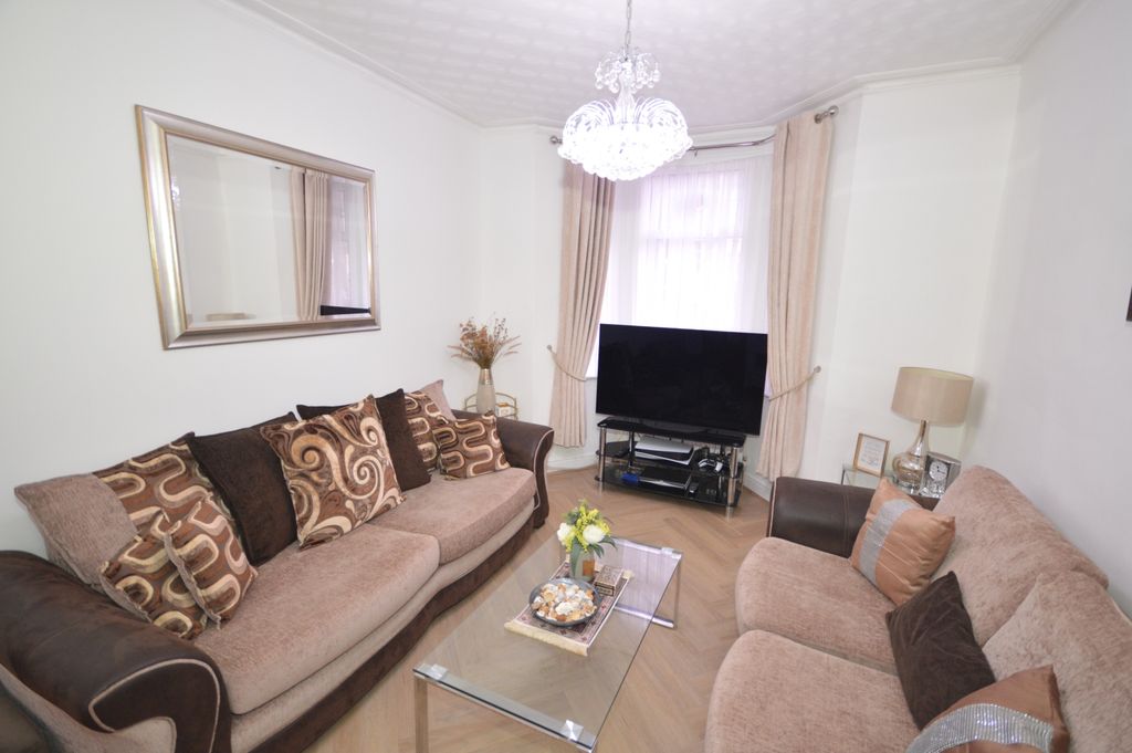 Property photo 1 of 17 1