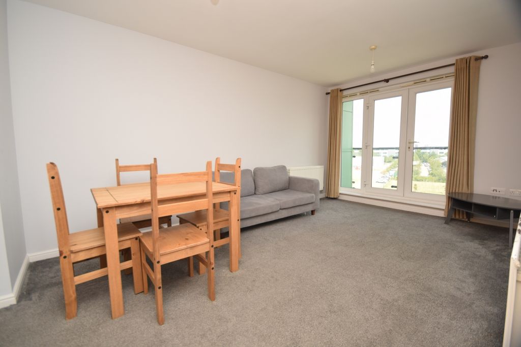 Property photo 3 of 9 Lounge