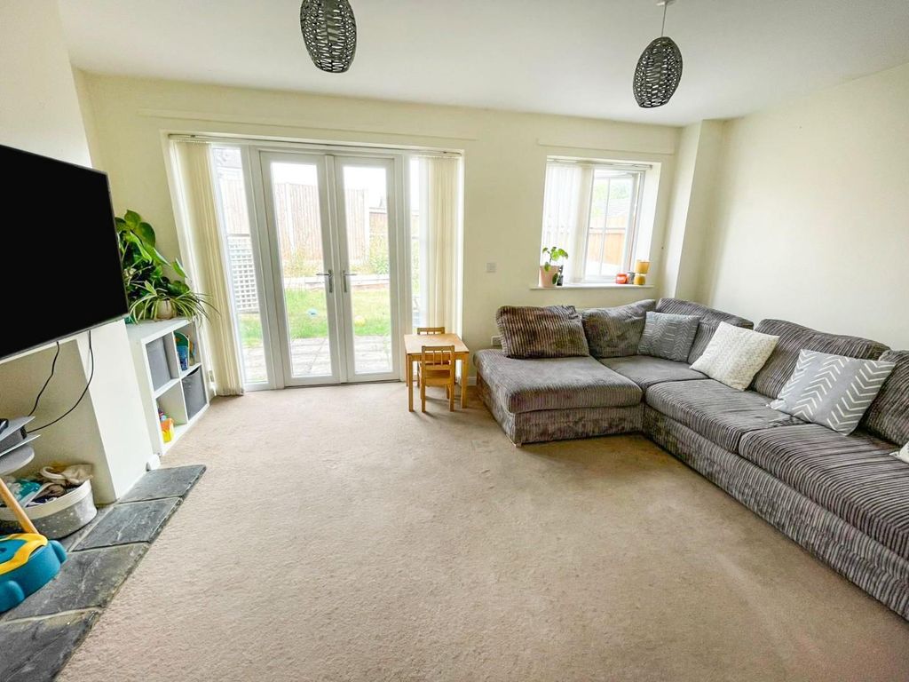 Property photo 3 of 12 Tlc_F4B328De-1B50-4c5d-B418-E97d878891Cf_7ce9140.J