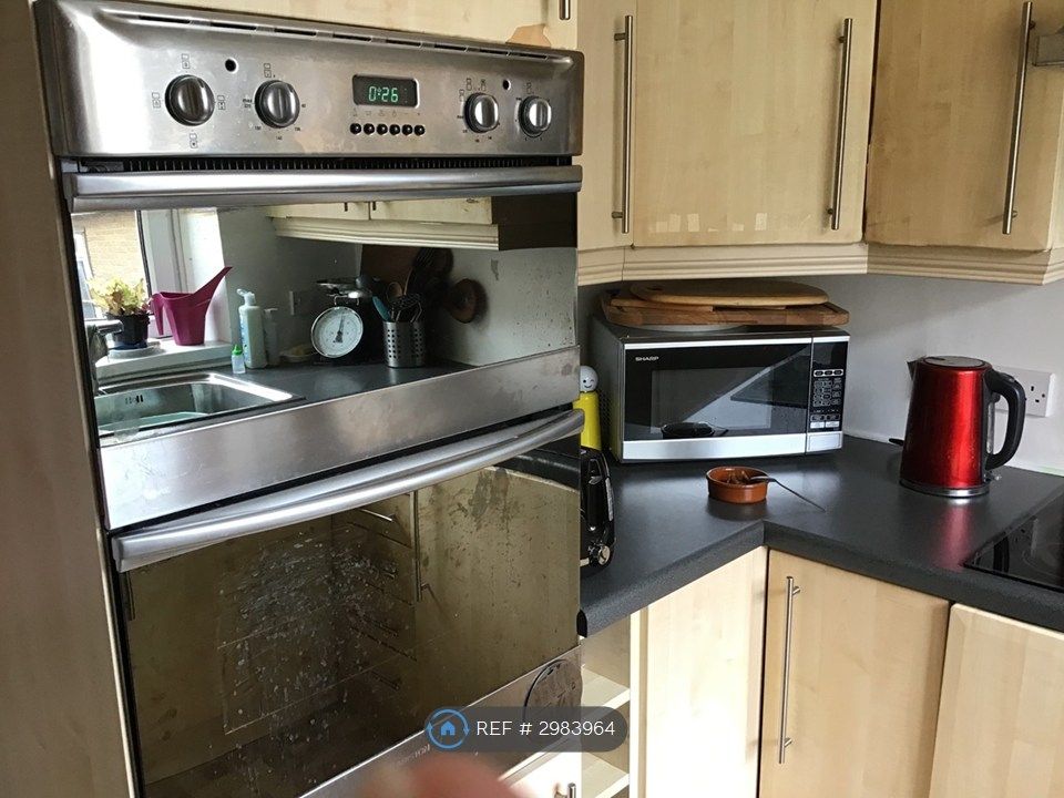 Property photo 2 of 6 Kitchen