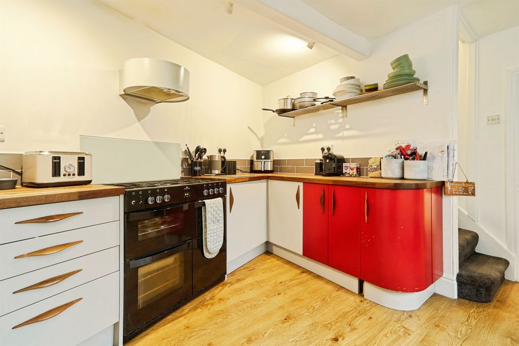 Property photo 3 of 17