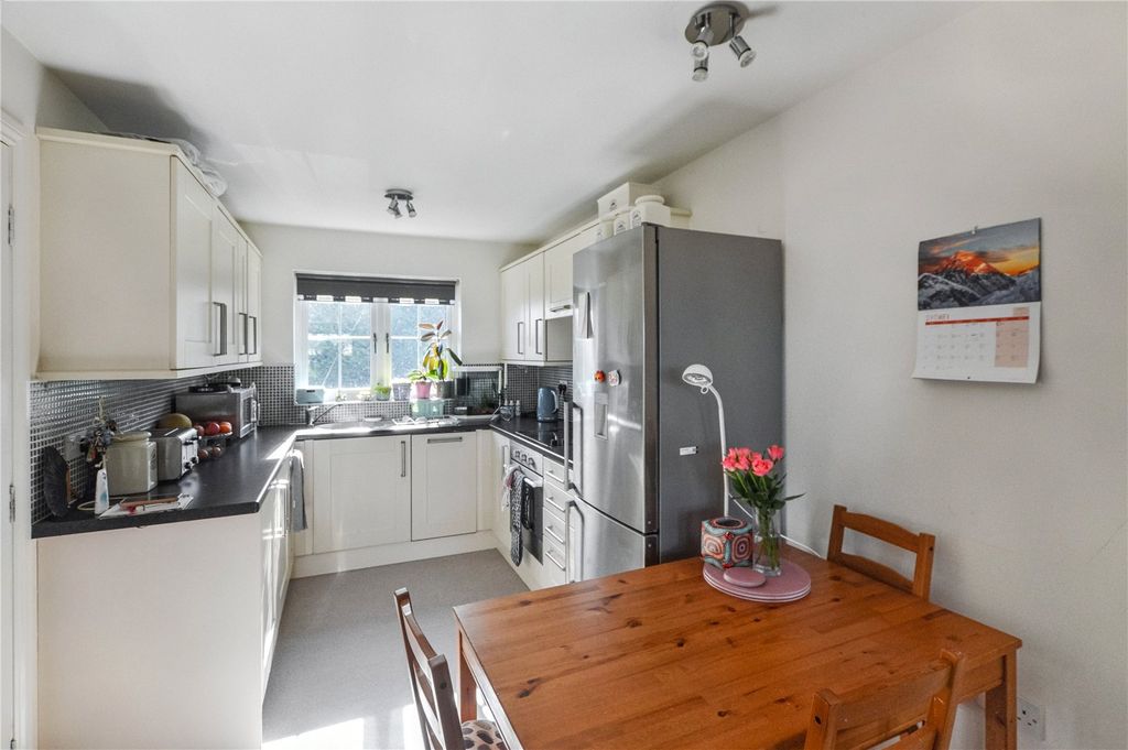 Property photo 3 of 18 Picture No. 24