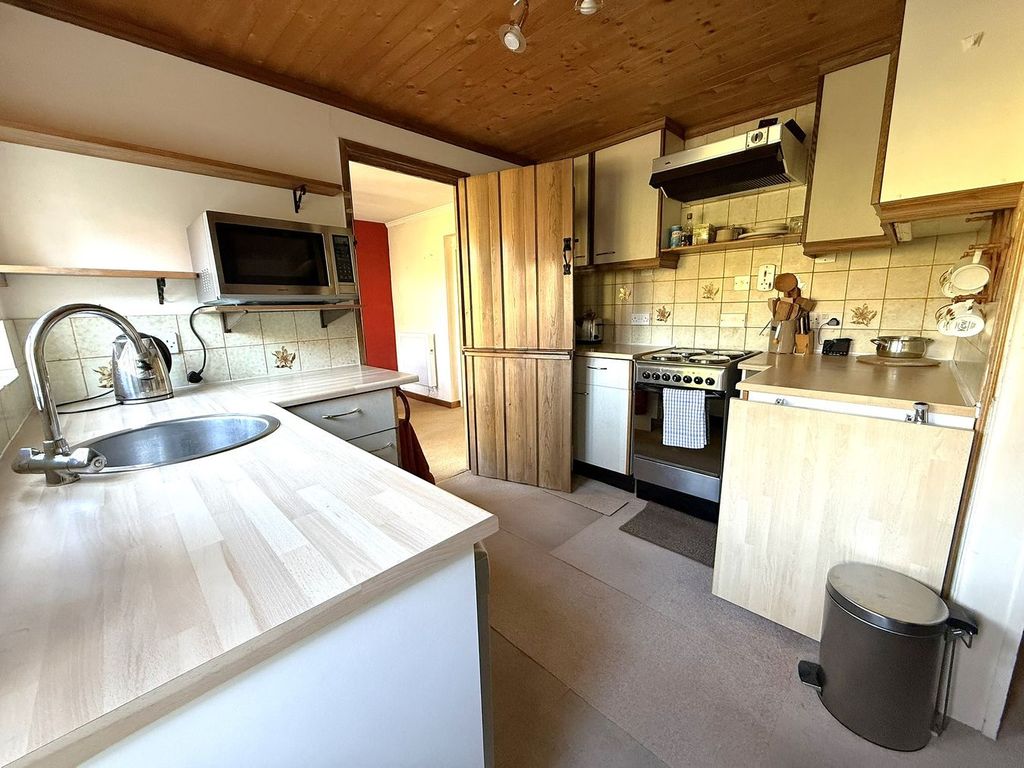Property photo 3 of 36