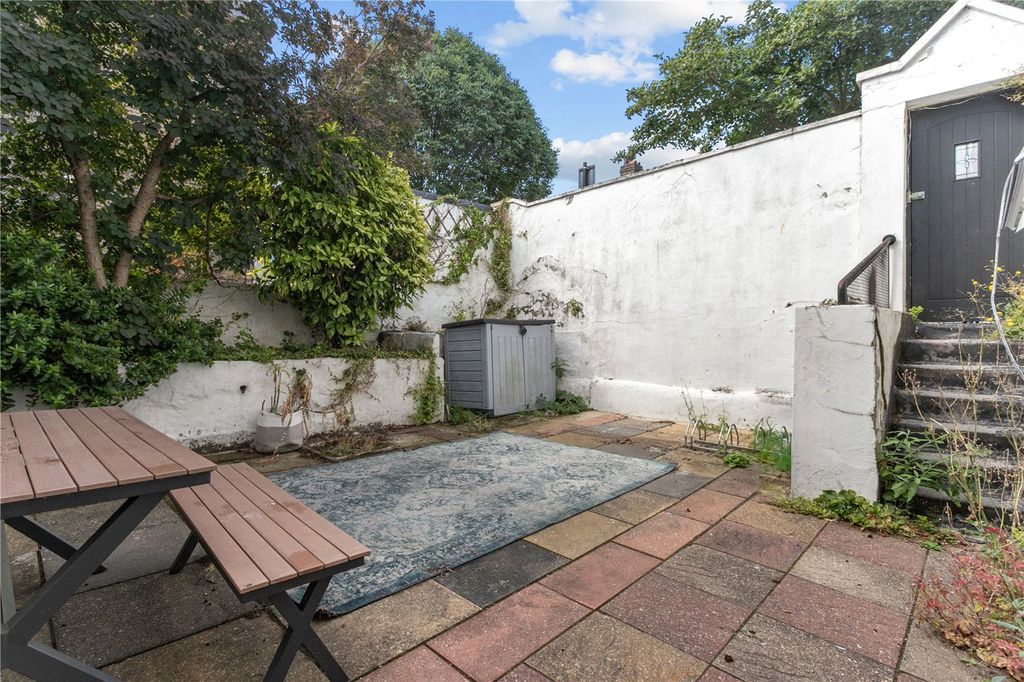 Property photo 3 of 11 Picture No. 12