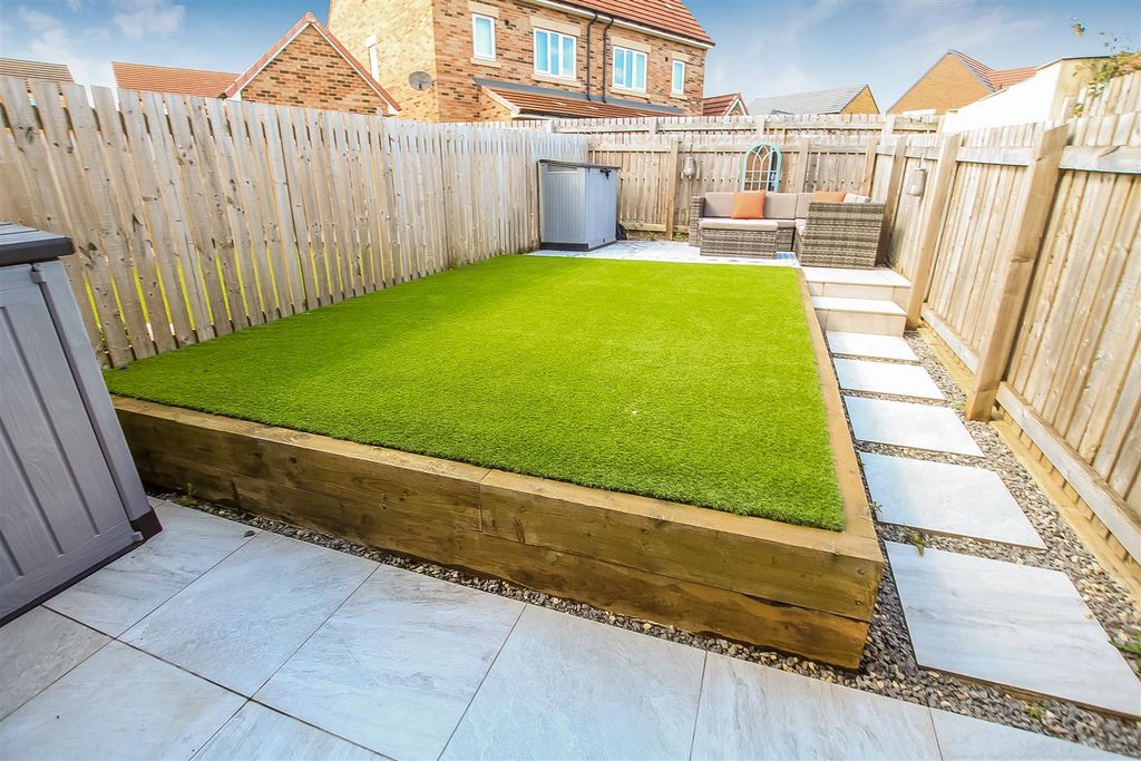 Property photo 2 of 10 Rear Garden