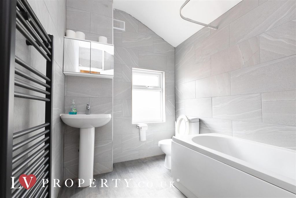 Property photo 1 of 7 5.Jpg