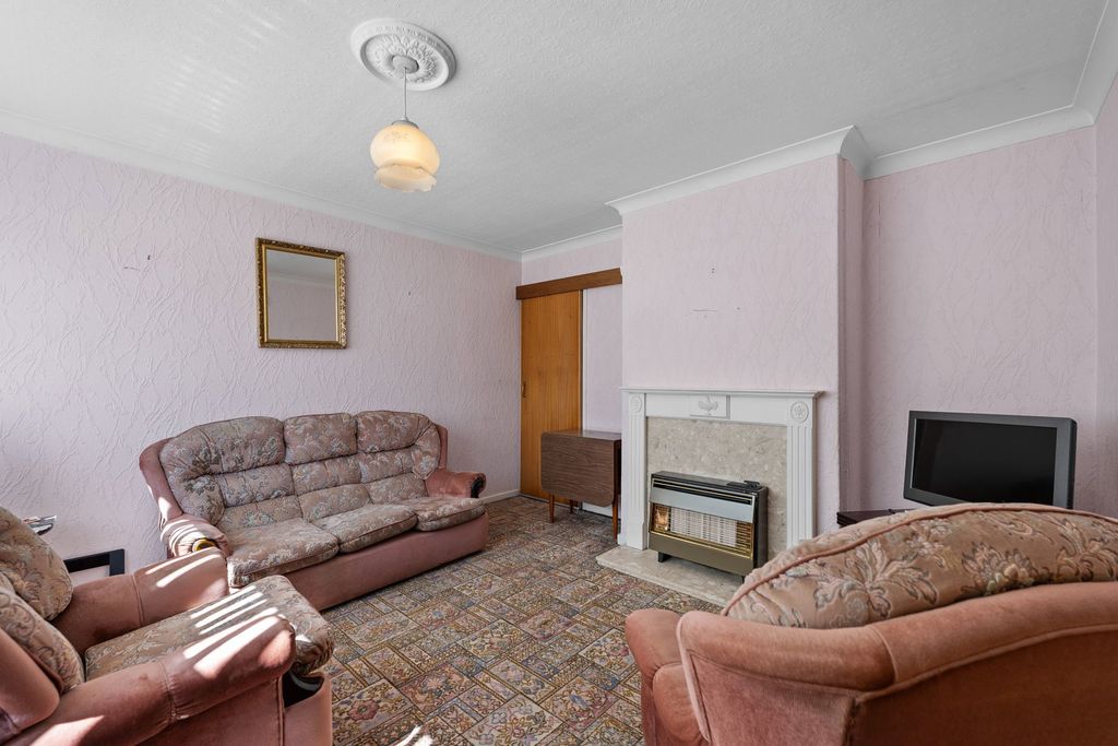 Property photo 2 of 23