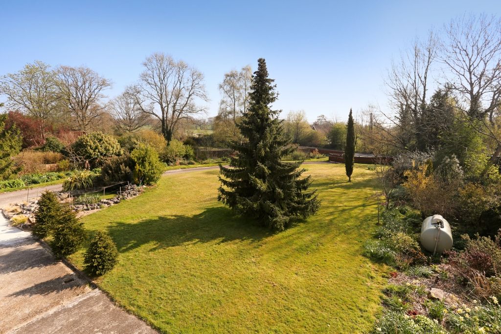 Property photo 2 of 7