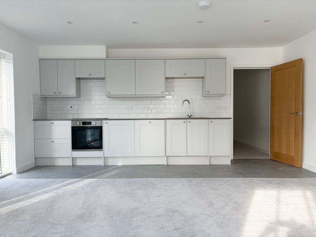 Property photo 2 of 20 Kitchen