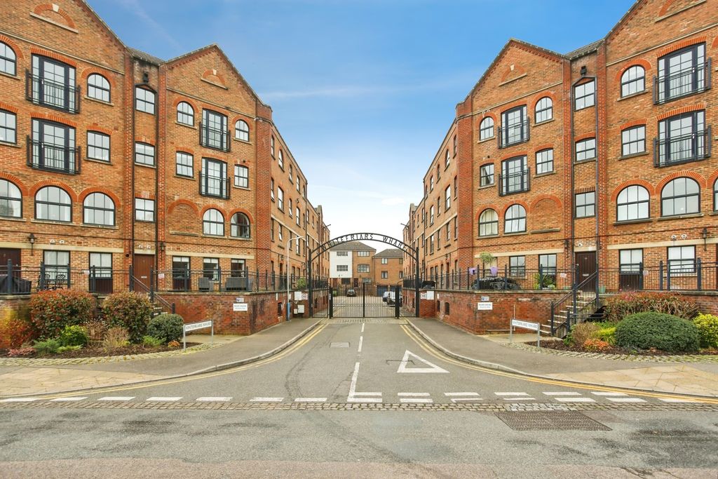 Property photo 1 of 15 Pbox-Img.Jpg