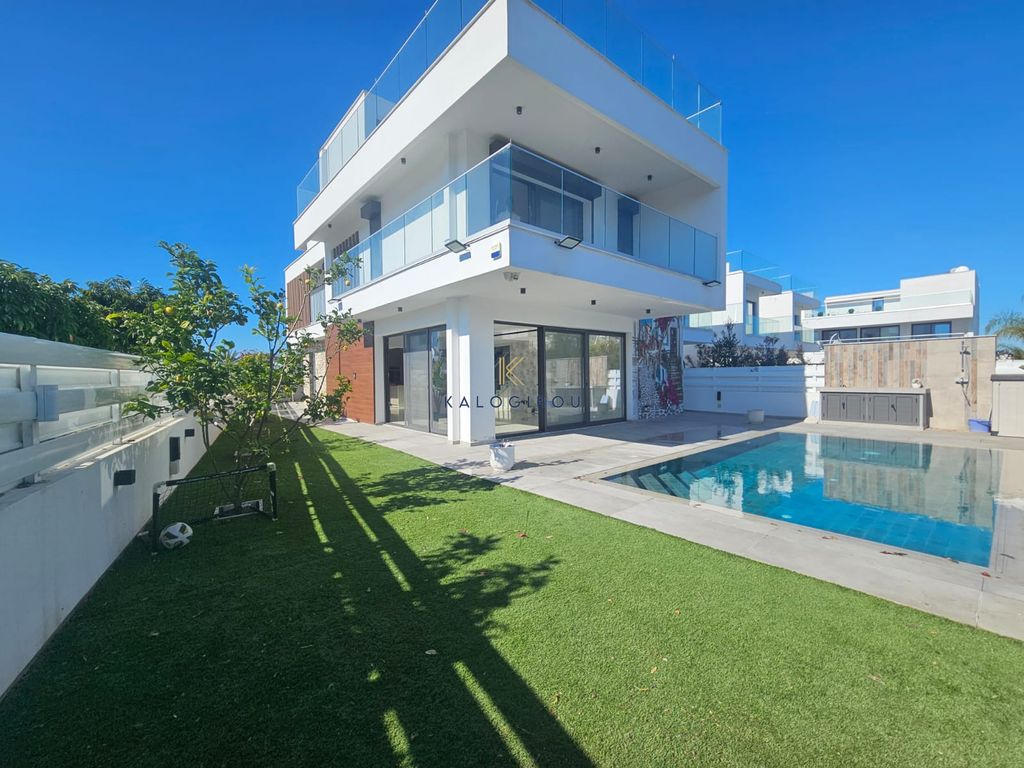 Property photo 1 of 29