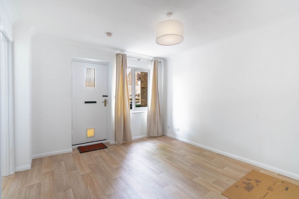 Property photo 2 of 5