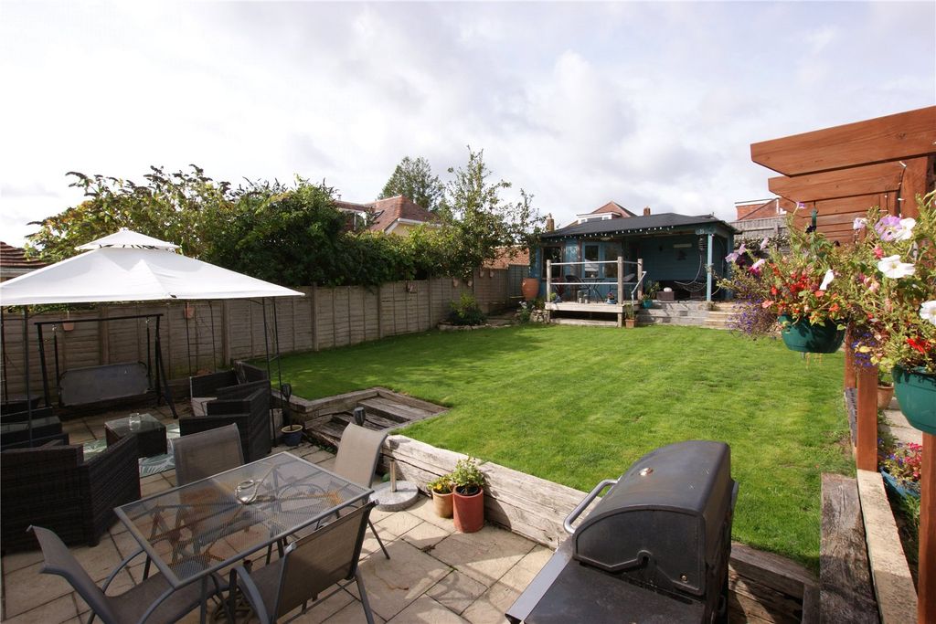 Property photo 1 of 15 Picture No. 14