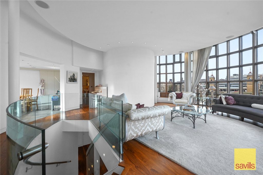 Property photo 3 of 27 Reception