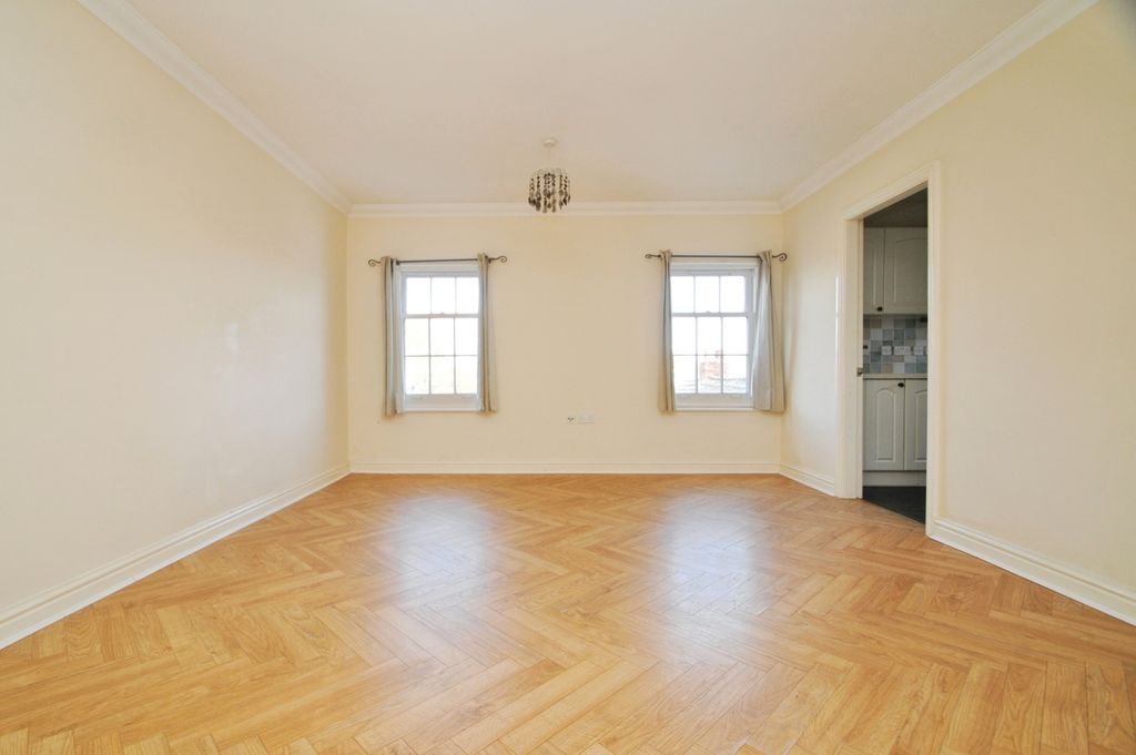 Property photo 3 of 17 Photo