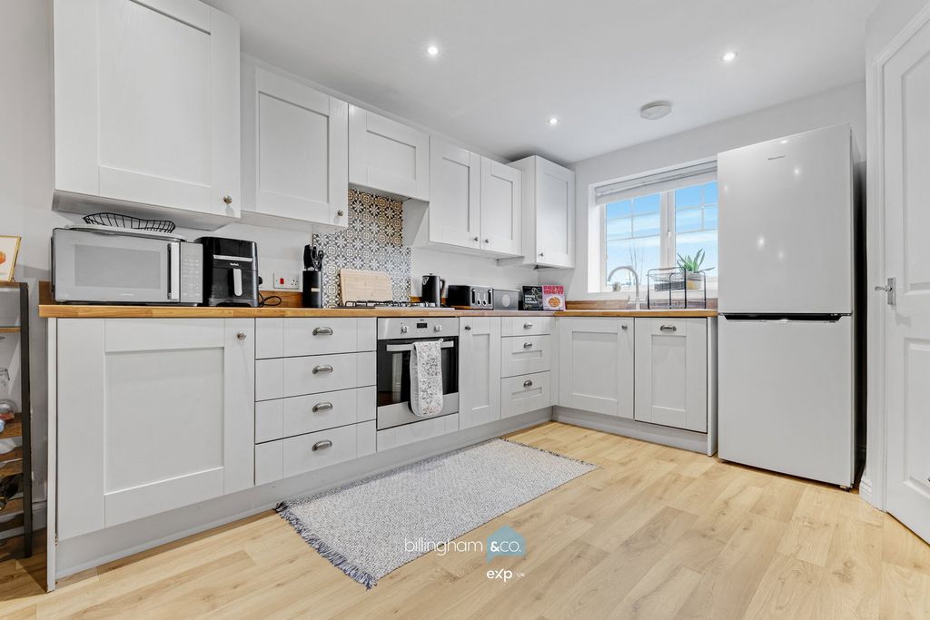 Property photo 3 of 29