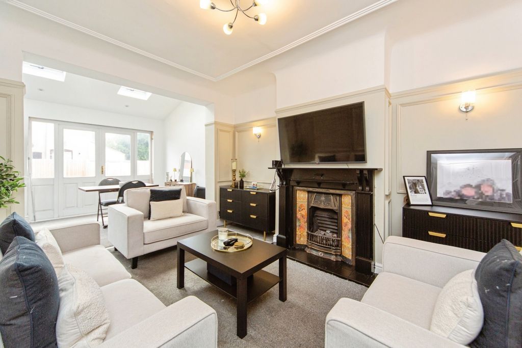 Property photo 3 of 29 Pbox-Img.Jpg