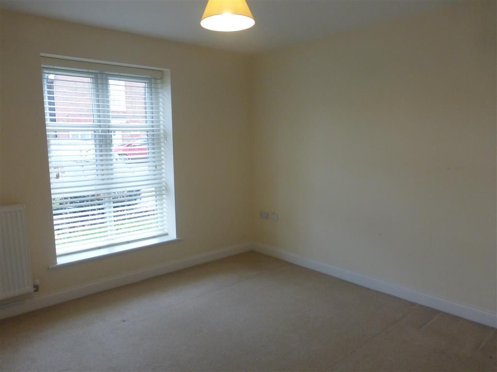 Property photo 3 of 6 Living Room