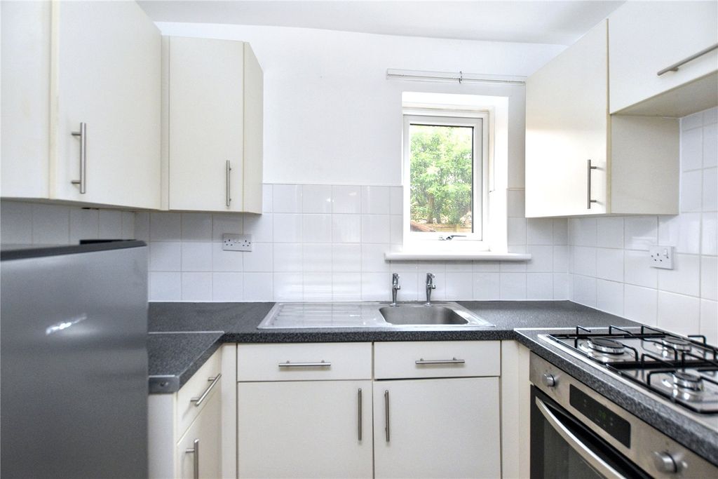 Property photo 2 of 10 Picture No. 11