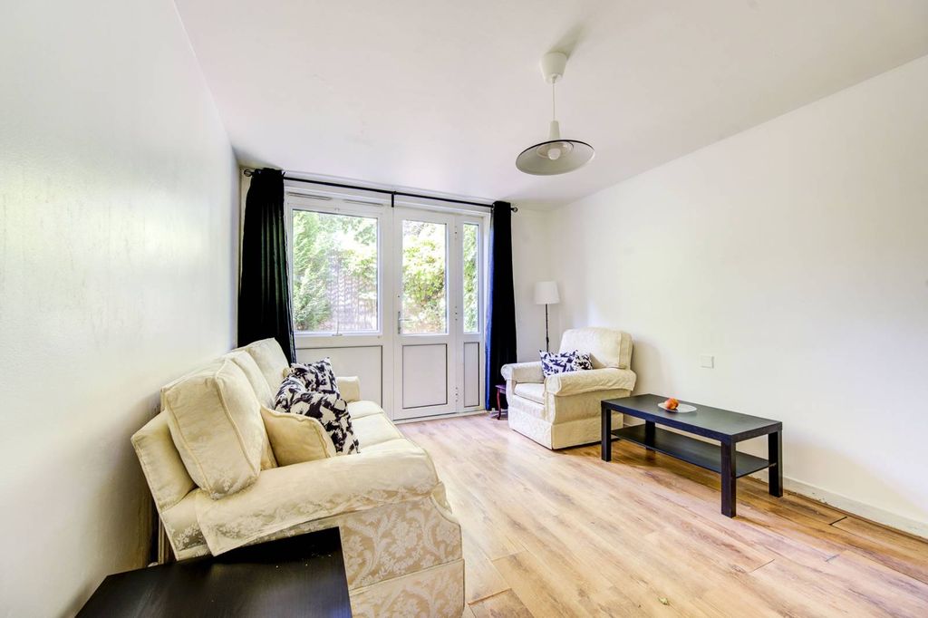 Property photo 2 of 11