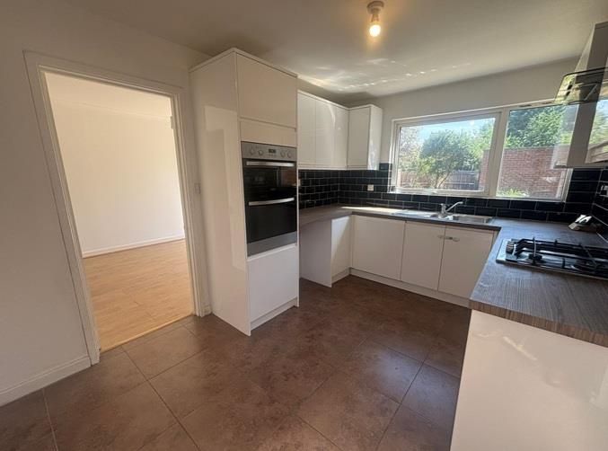Property photo 3 of 6 4