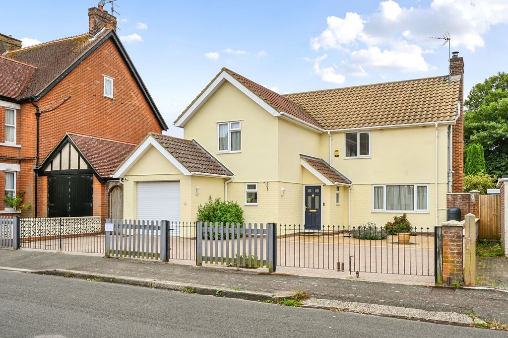 Property photo 1 of 39