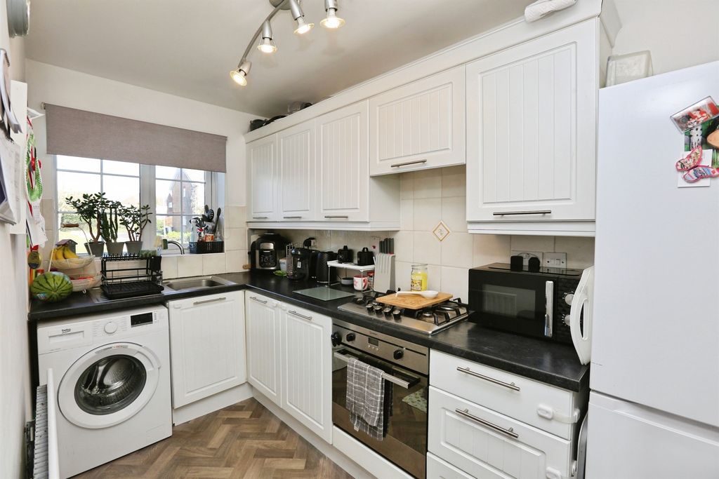 Property photo 3 of 9