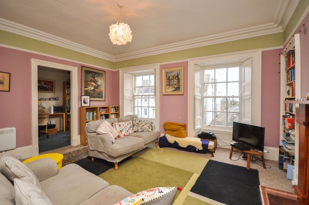 Property photo 2 of 22