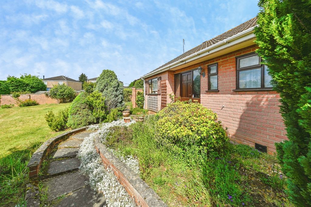 Property photo 2 of 20