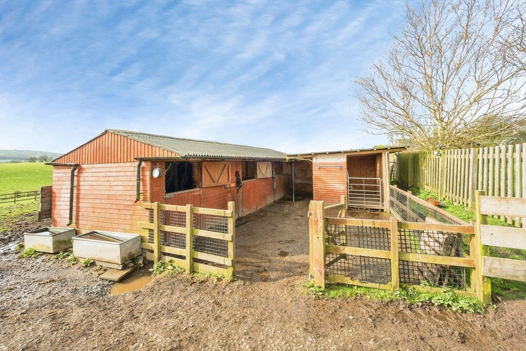 Property photo 2 of 25 Stables