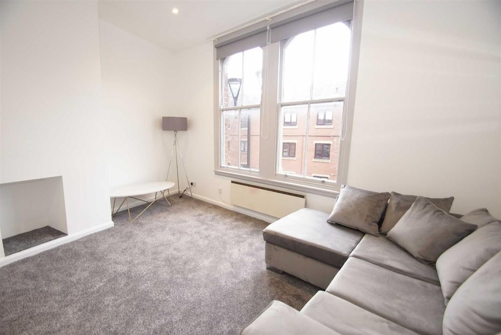 Property photo 2 of 8