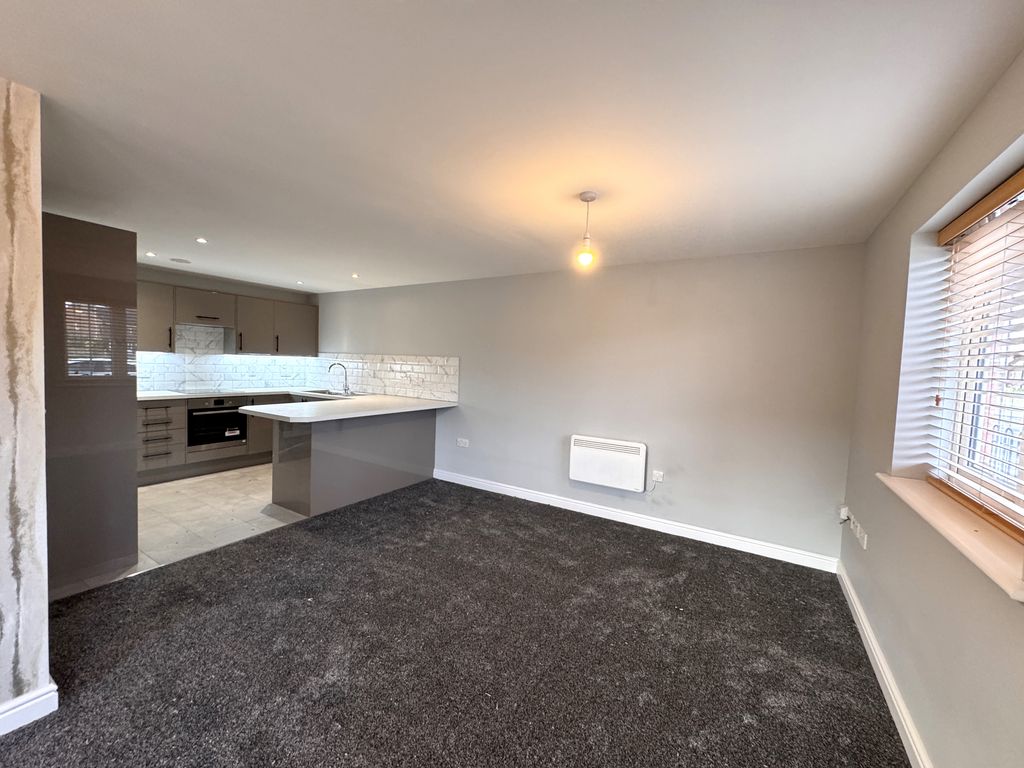 Property photo 2 of 10 Dining Room