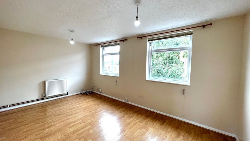 Property photo 3 of 6