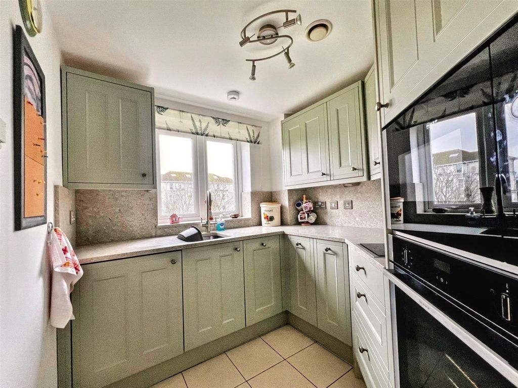 Property photo 3 of 18 C.Jpg